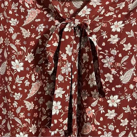 SWEET RAIN Red Floral Women’s 1x sleeveless blouse - Picture 2 of 8